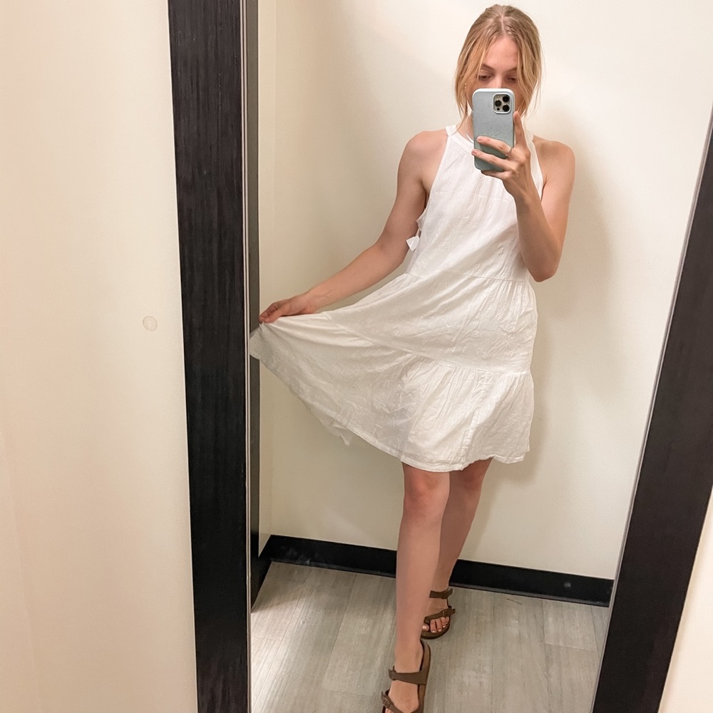 SOLD 💗 White Cotton Sun Dress